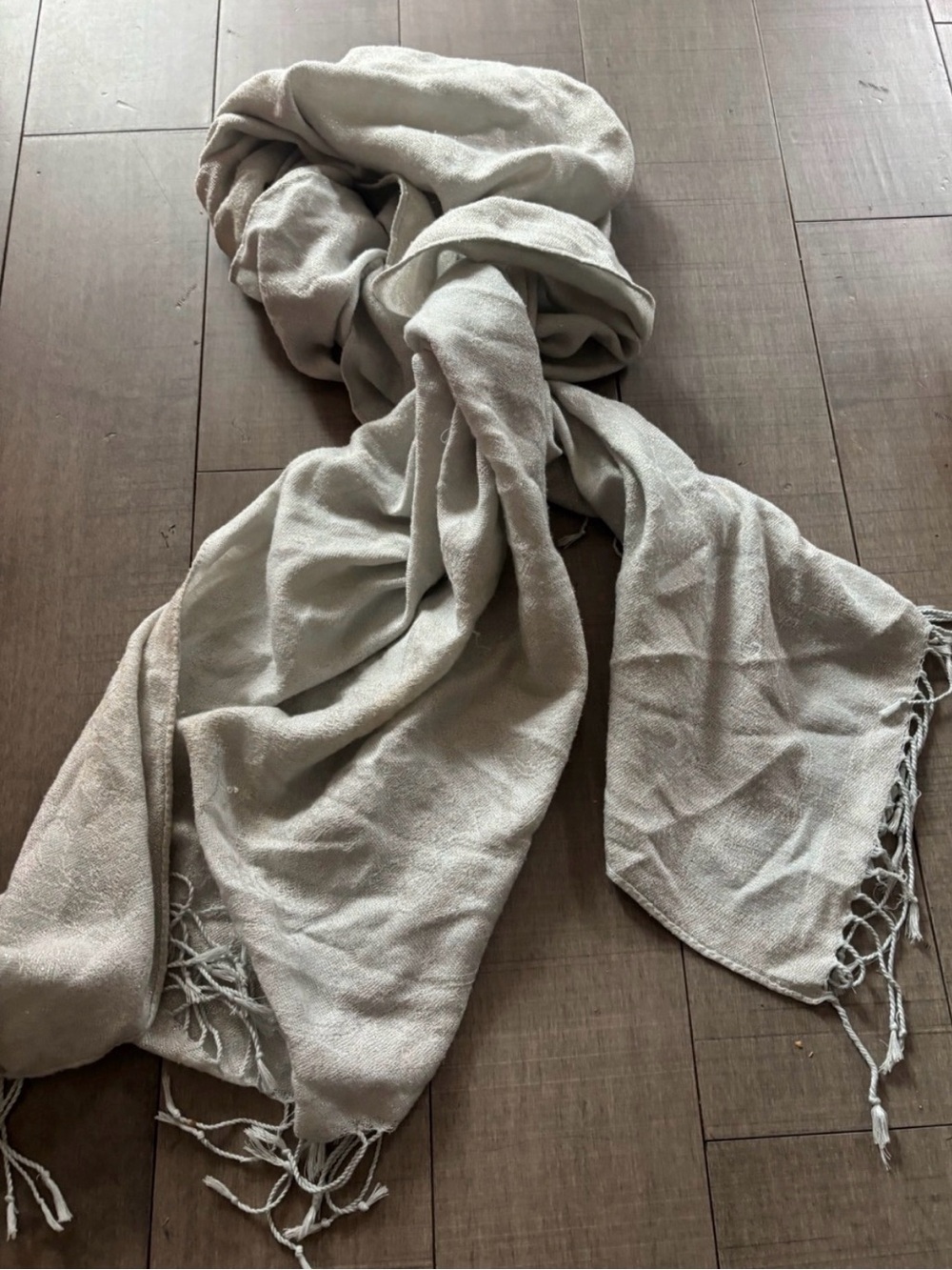 ❤️🔥5/$25❤️🔥Minimalist Grey & Silver Shimmer Polka Dot Tassel Scarf